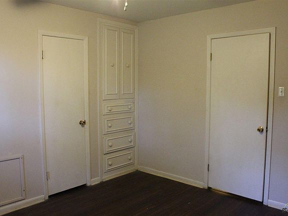 5th image of 1610 Hillcrest St