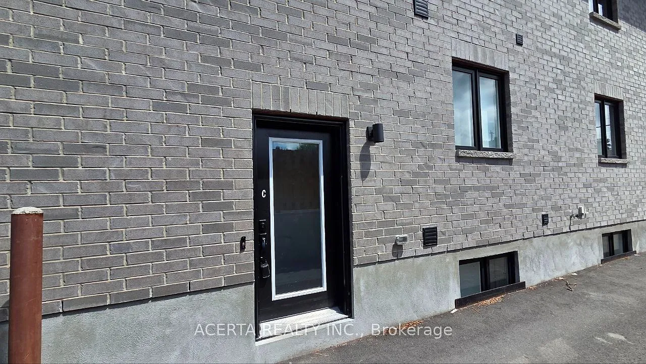 3 bed, $2,300 — Photo 2