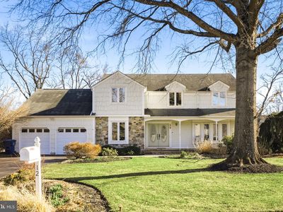 12 Holly Ln, Lawrence Township, NJ, 08648