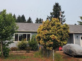 312 Mulberry Ln, Brookings, OR 97415