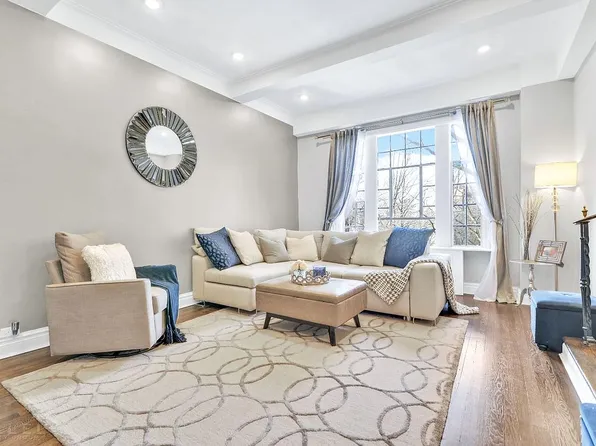 20 Continental Ave APT 4G, Flushing, NY 11375