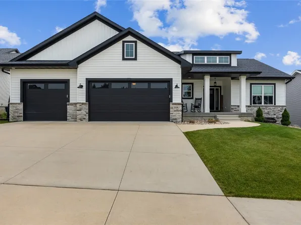 2919 Diamondback Rd, Hiawatha, IA 52233