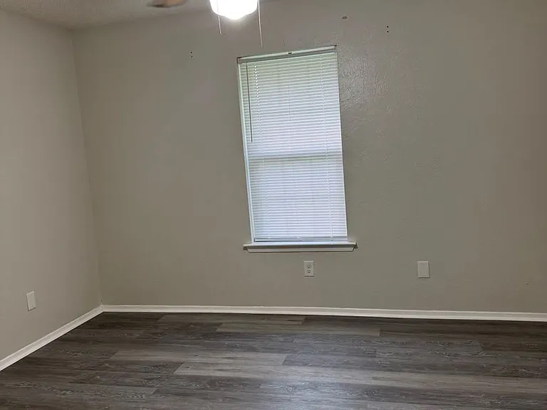 3710 Pratt Dr — Photo 13