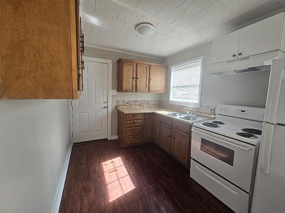 4th image of 1201 Bowie Dr