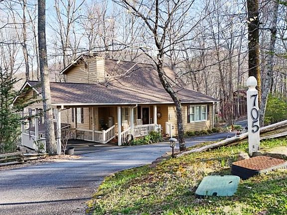 2nd image of 705 Laurel Ridge Dr