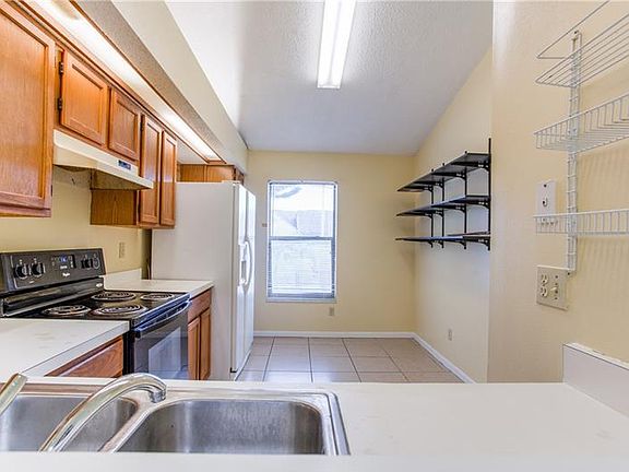 2nd image of 104 Dresdan Ct