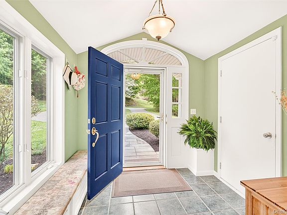 4th image of 24 Overlook Drive