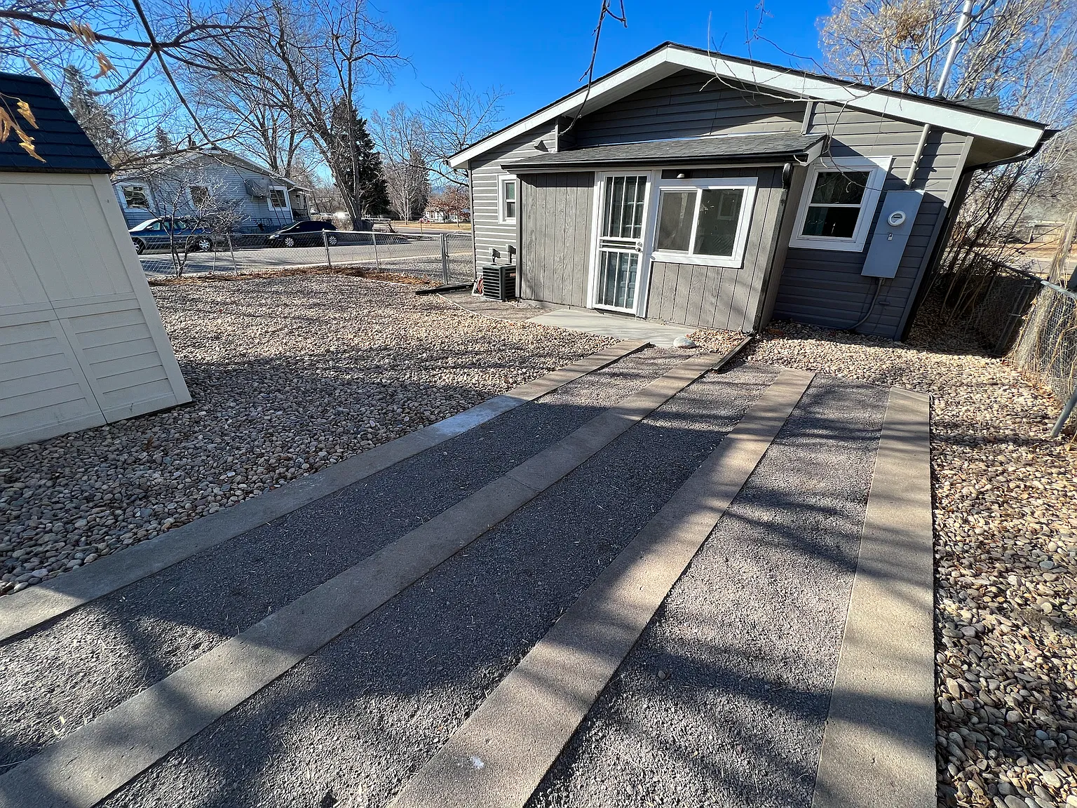 3 bed, 1100 sqft, $2,380 — Photo 2