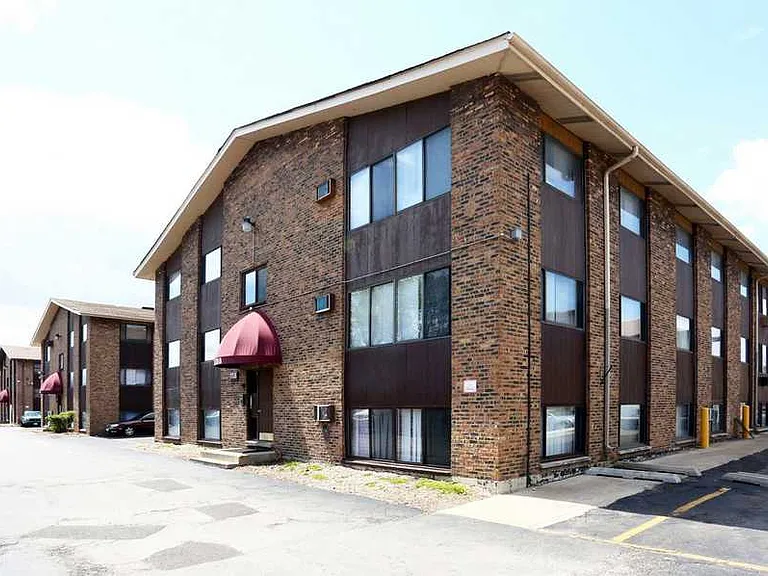 The Stone Falls Apartments — Photo 5