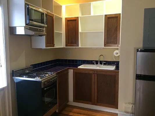 Sold by RealtyTopia | media 11