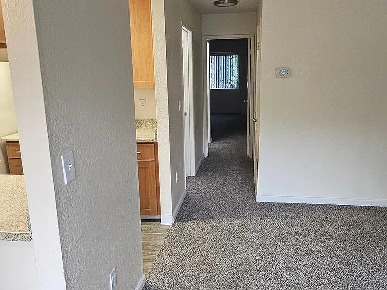 Foxworth Apartments — Photo 68
