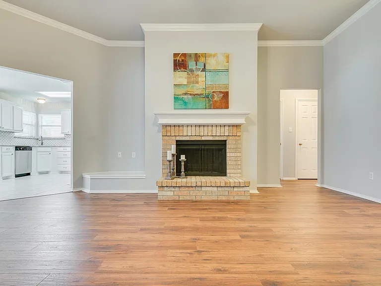 956 Carlin Ln — Photo 8