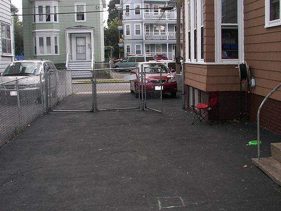 Off Street Parking/yard space