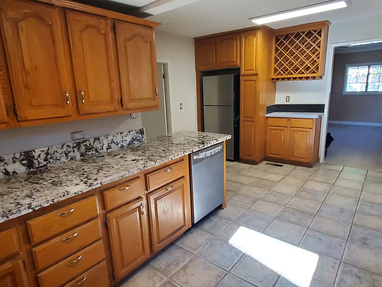 1833 El Sereno Ave — Photo 6