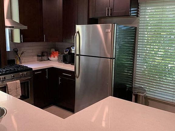 4th image of 420 S Rexford Dr #420A