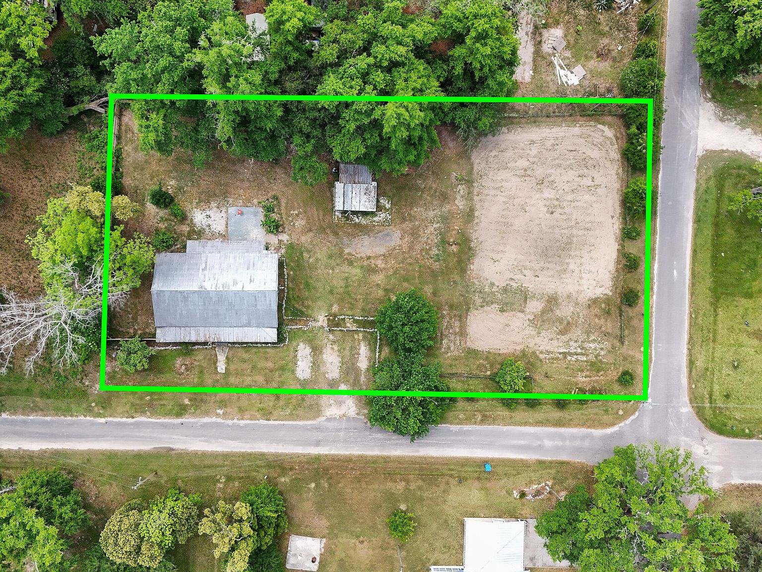 326 Henry Ave, Wewahitchka, FL 32465 | Zillow