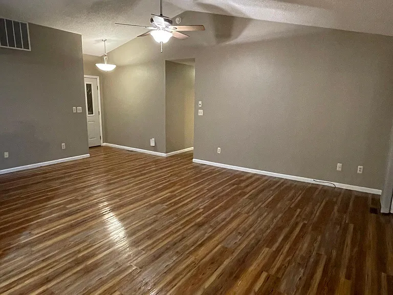 115 Spirea Point — Photo 18