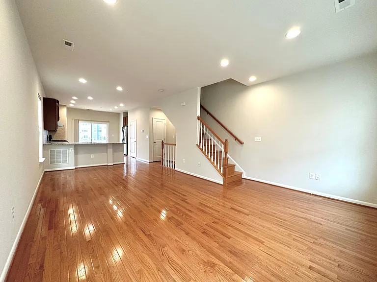 127 Decoverly Dr — Photo 5