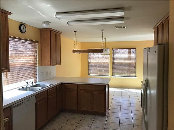 3rd image of 7316 Fossil Hill Dr