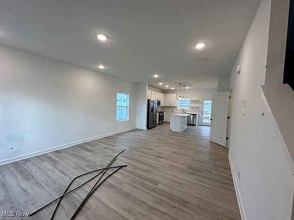 3rd image of 480 Broadway Ave