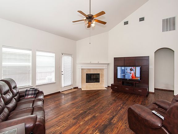 5th image of 309 Bradbury Dr