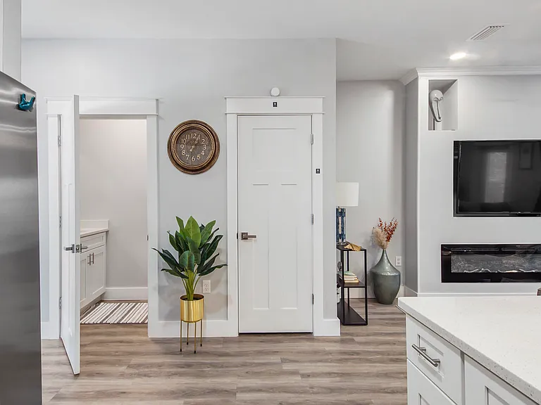 2226 Joan Ave #9 — Photo 6
