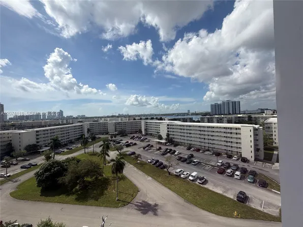18011 Biscayne Blvd APT 905, North Miami Beach, FL 33160