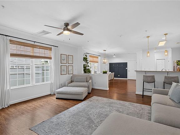 4th image of 706 Albertine Ct