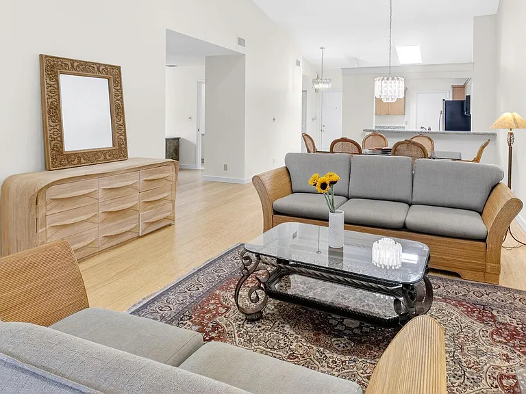 10938 Roebelini Palm Ct #B — Photo 13