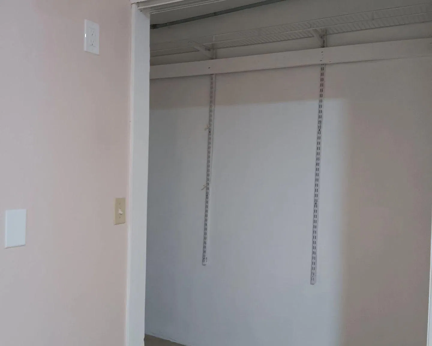 8837 N Crescent Dr — Photo 2