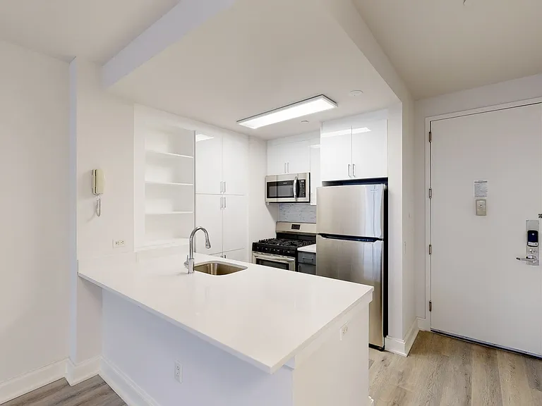 10 Hanover Square — Photo 117