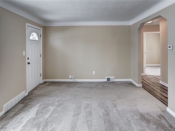 4th image of 1624 Douglas Rd