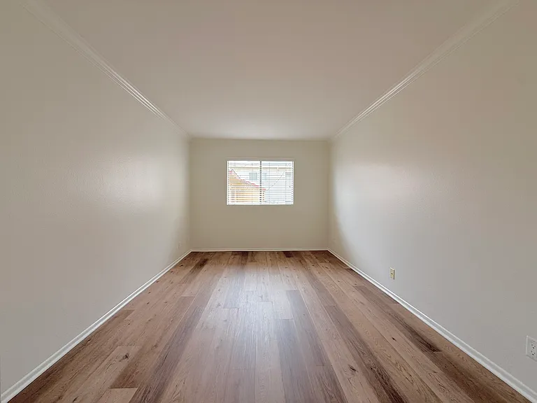 11347 Nebraska Ave — Photo 8