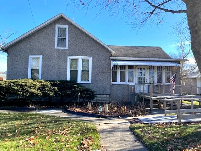 317 Cross St photo 1
