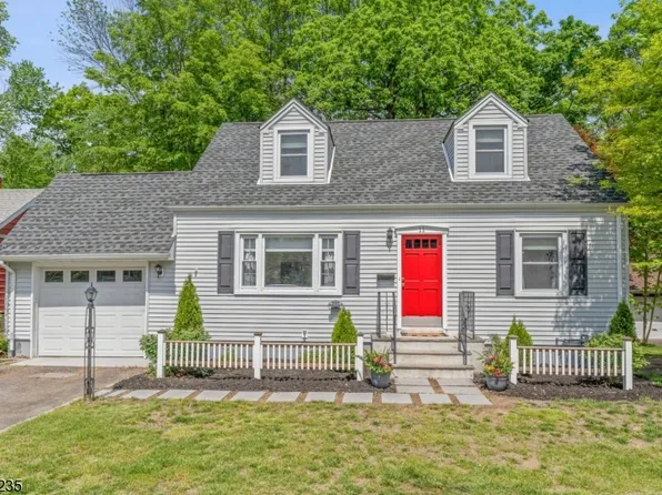 11 2nd Ave, Roseland Boro, NJ 07068