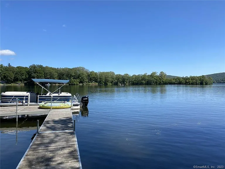 321 W Shore Rd — Photo 33