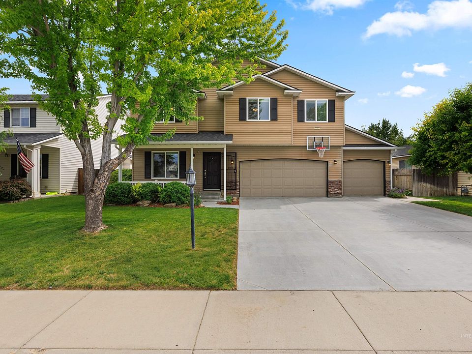 1st image of 20240 Colebrook Ave