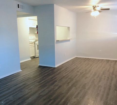 3rd image of 1607 W South St #3979