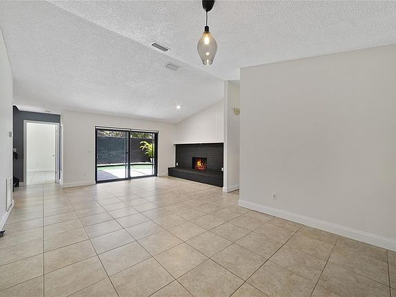 5th image of 5025 BERMUDA CIRCLE #5025