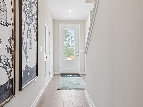 5th image of 46 Basswood St #601