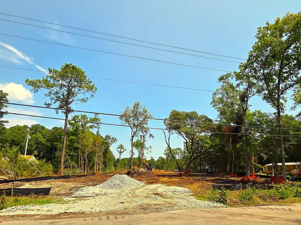 885 Martin Luther King Rd, Pawleys Island, SC 29585