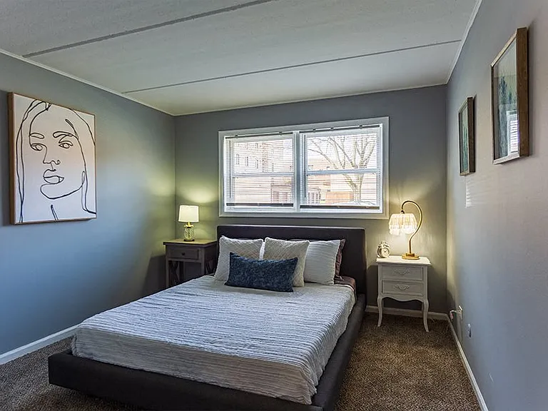 Oak Lawn Blu — Photo 5