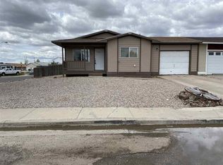 2100 Dunphail St, Rawlins, WY 82301