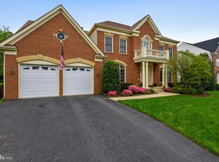 6846 Creek Crest Way, Springfield, VA 22150