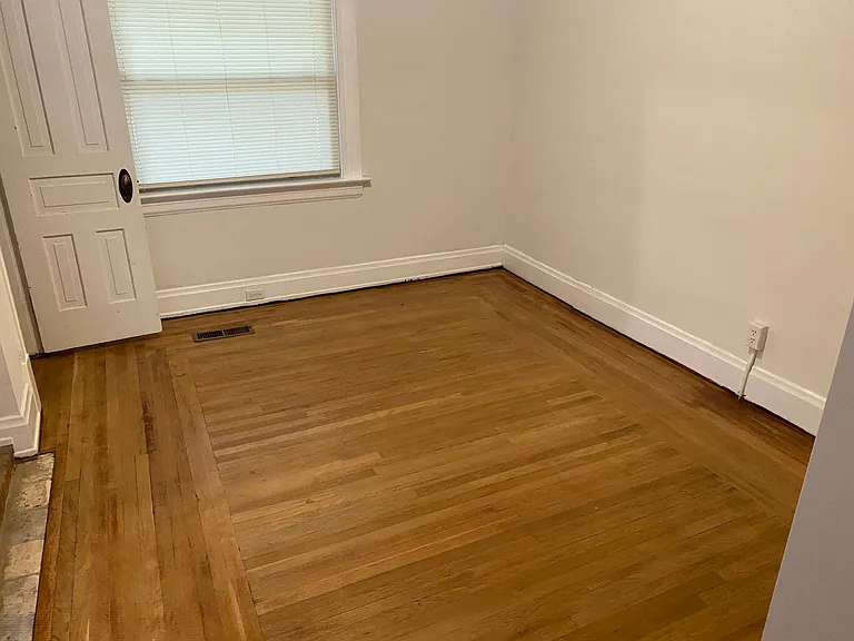2437 Madison Rd — Photo 8