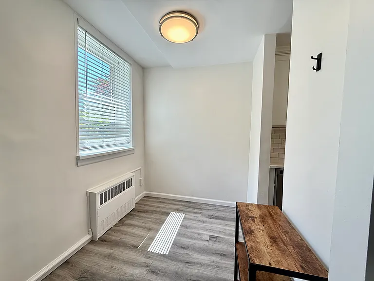 4727 Little Neck Pkwy #L4 — Photo 9