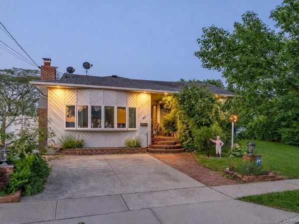 49 Ann Drive E, Freeport, NY 11520