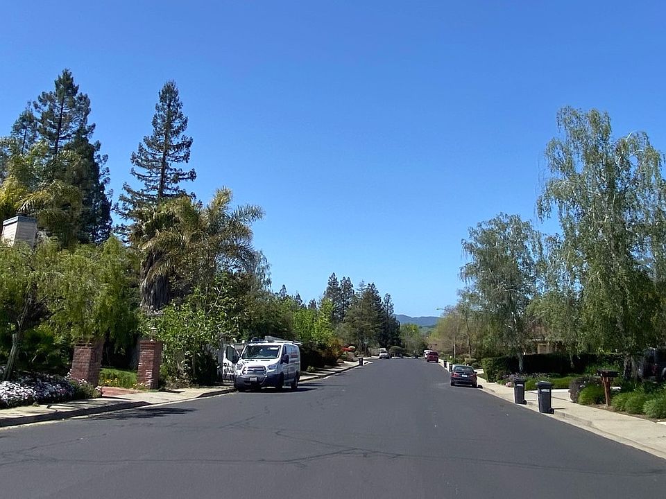 2nd image of 524 Lagrange Ln