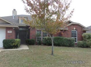 402 Fieldstone Ln, Venus, TX 76084