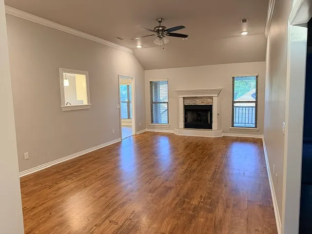 3991 Buckingham Ter — Photo 2